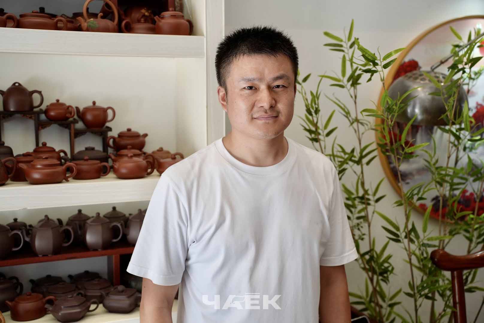 Мастер исинской керамики Сю Вэй 